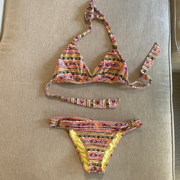 VIX 2 piece bikini - Top Size Large and Bottom Size Med - Yellow Pink Blue Green - Picture 1 of 10